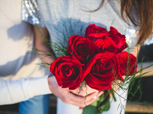 Clássicos e Apaixonantes: Descubra a Beleza e o Significado do Buquê de Rosas Vermelhas